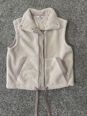 JoyLab Cream Sherpa Vest with Neutral Trim